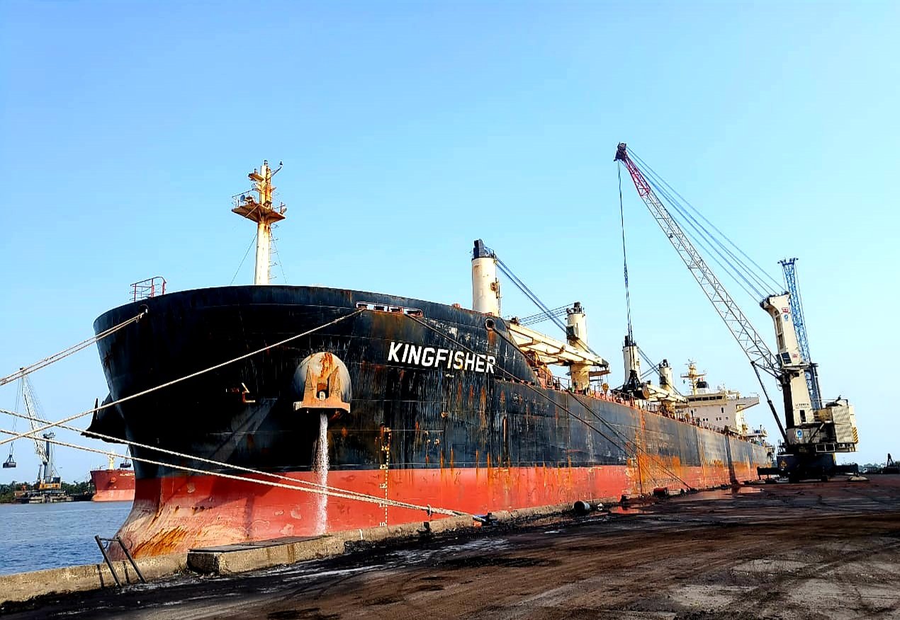 /assets/images/ports/haldia-dock-complex.jpg