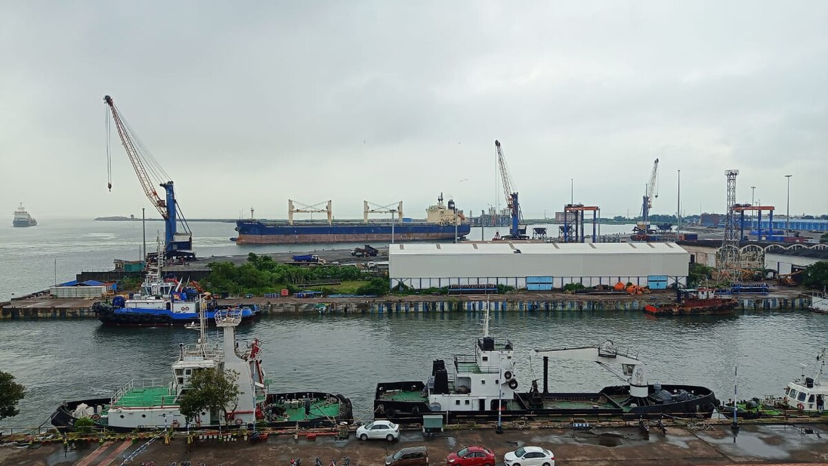 /assets/images/ports/paradip-port.jpg